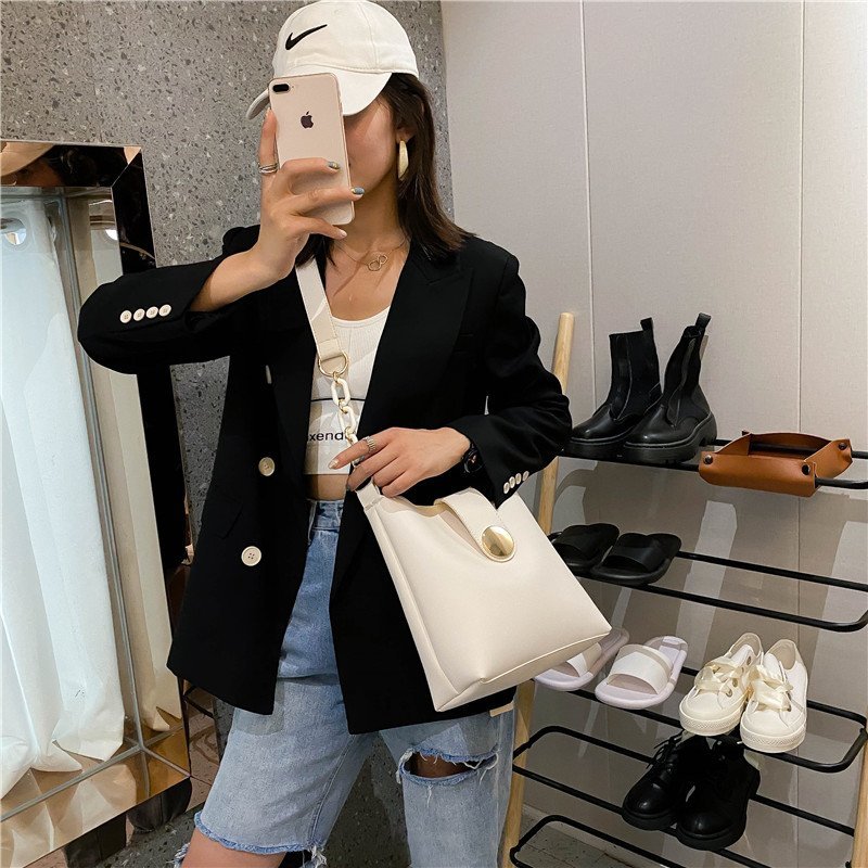 Elegant 2-Piece Women’s Leather Bucket Bag Set